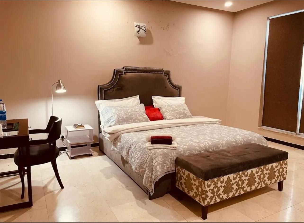 Holiday In Исламабад Екстериор снимка