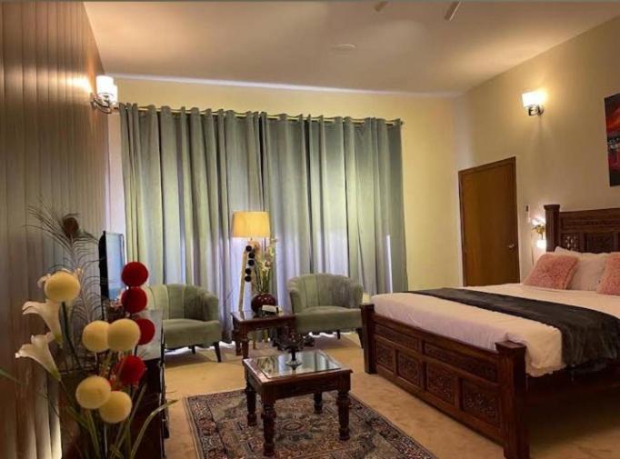 Holiday In Исламабад Екстериор снимка