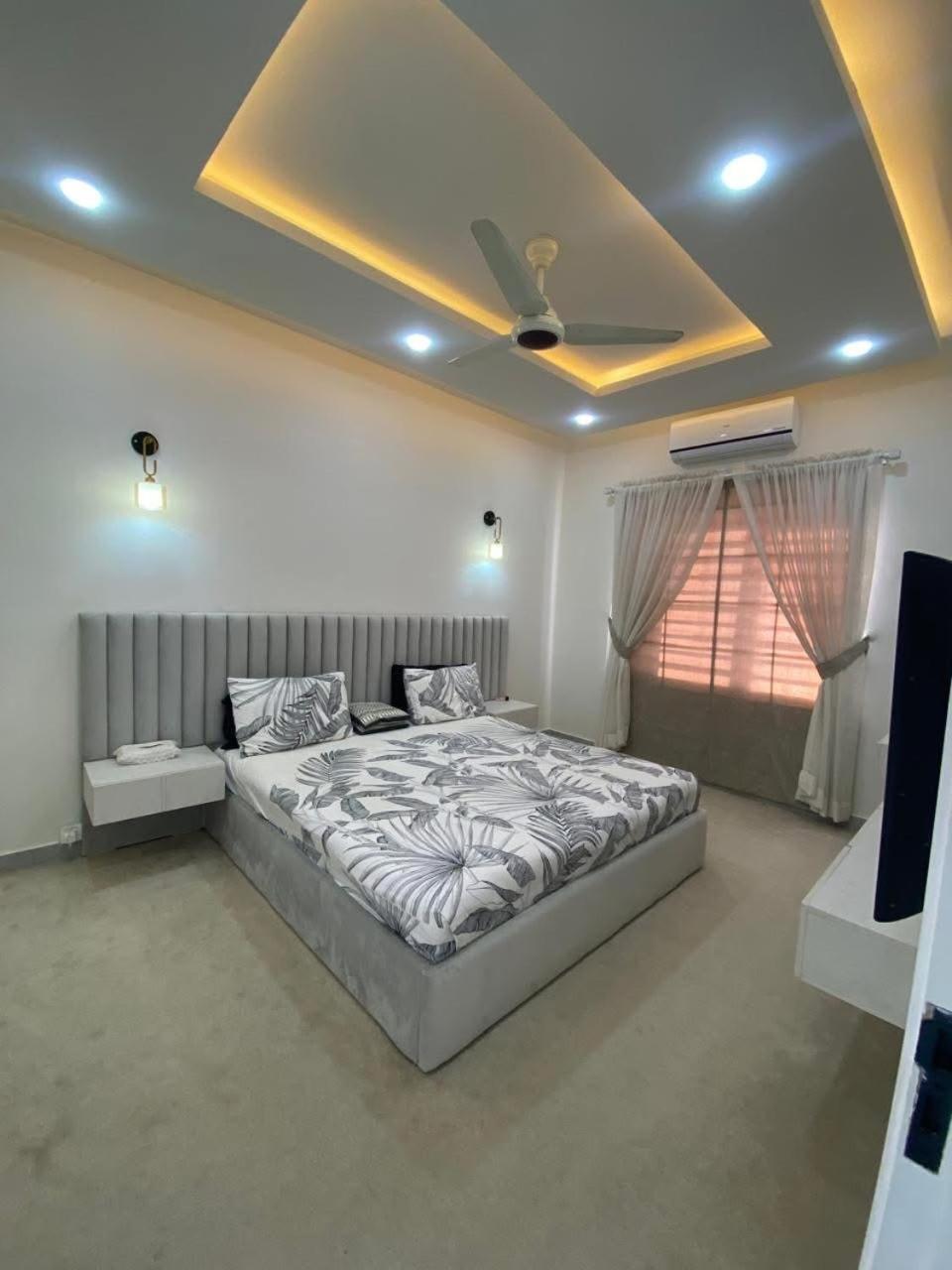 Holiday In Исламабад Екстериор снимка